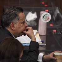 “Estoy limpio” y "no hay enfrentamiento" con Gertz Manero, dice Santiago Nieto