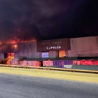 Incendio en el mercado de Acapulco consume 400 locales (Video)