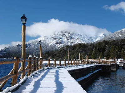 Nieve, lagos y bosques: así se vive el otoño y el invierno en Villa Traful