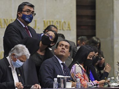Gutiérrez Luna presenta otra queja contra el INE; ahora contra prohibición de propaganda oficial
