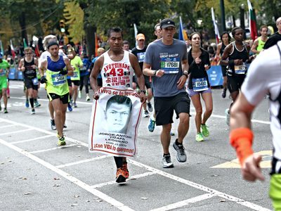 El maratón de Nueva York: correr por Ayotzinapa