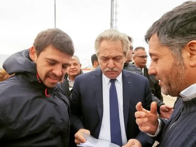 Mansilla le entregó al presidente un proyecto para que las hidroeléctricas sean provinciales