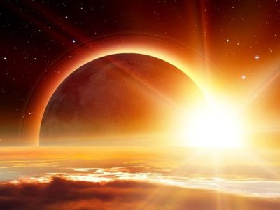 Los vecinos de Zapala observaron el eclipse, en una desapacible jornada de frío y viento