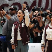 Sheinbaum en el IPN: con porras, sin ver el eclipse... y sin preguntas de los estudiantes