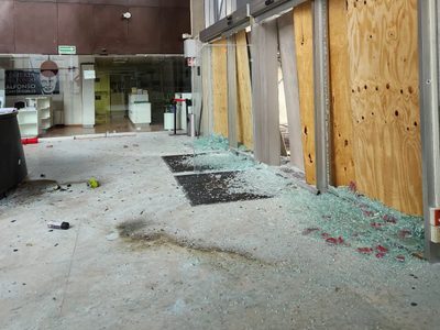 UNAM condena actos de destrucción en el CCU Tlatelolco durante marcha por el 2 de octubre