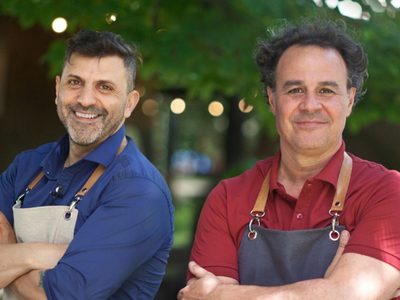 Chorizo envuelto en pan francés: la receta que unió a Roberto Petersen y Juan Manuel Herrera