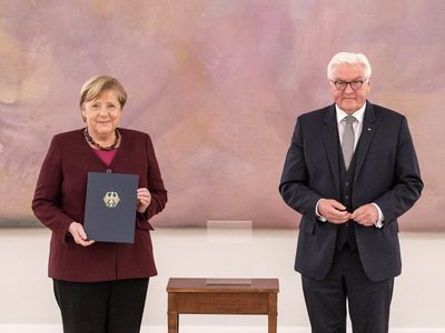 Merkel recibe certificado de su baja como canciller; Barbel Bas, nueva presidenta del Bundestag