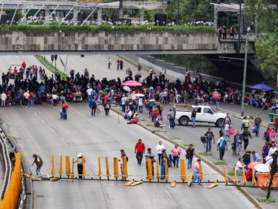 Ante bloqueo en Circuito Interior, la Segob llama a la CNTE a privilegiar el diálogo