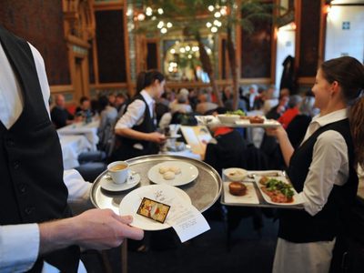 ¿Avalaron el ajuste? Los gastronómicos acordaron un “piso” salarial