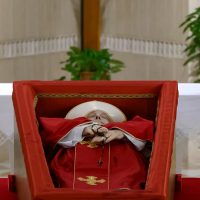 Esperan más de 20 mil personas para despedir al Papa Francisco este jueves y amplian el operativo de seguridad