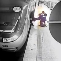 Indignación por herida sufrida por adolescente iraní que no llevaba velo