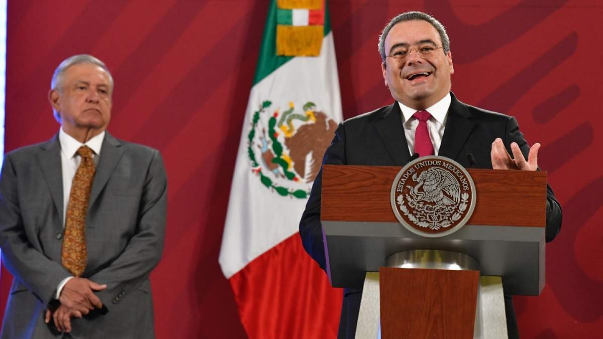 El presidente López Obrador y Carlos Romero Aranda, en imagen de  junio de 2020