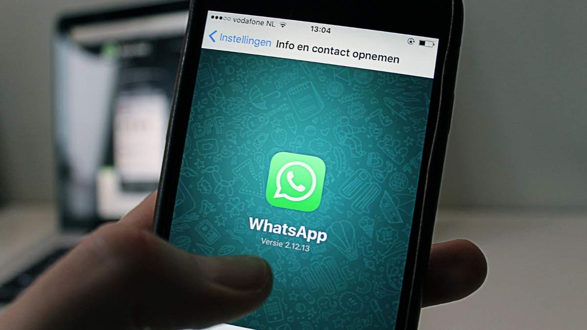 Mensajes leídos sin abrir o cambios en tu perfil pueden ser señales de que alguien más accede a tu cuenta de WhatsApp.