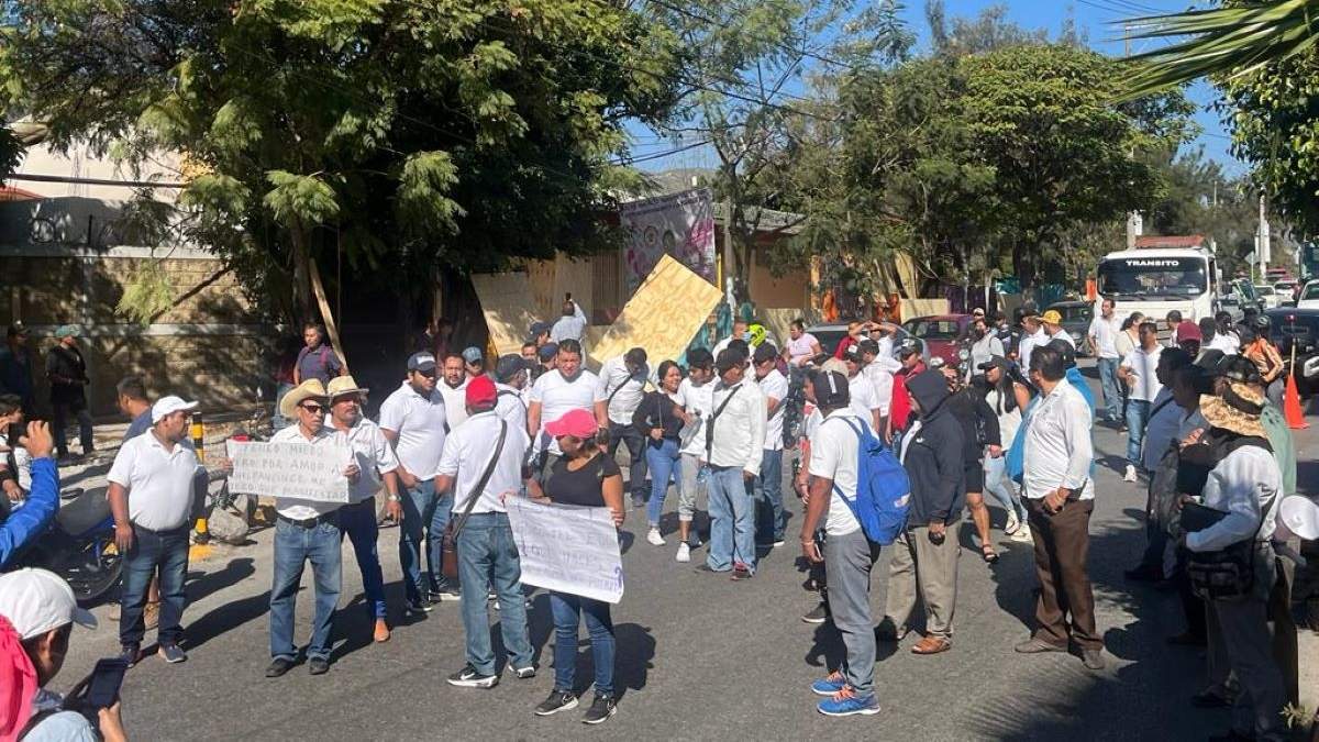 Marcha de choferes y familiares en Chilpancingo, Guerrero