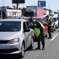 ¡Qué locura! Los detenidos superan a los enfermos de coronavirus en Capital