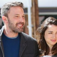 Qué sigue después: Ben Affleck y Ana de Armas presentaron a "Salsa", el nuevo miembro de la familia