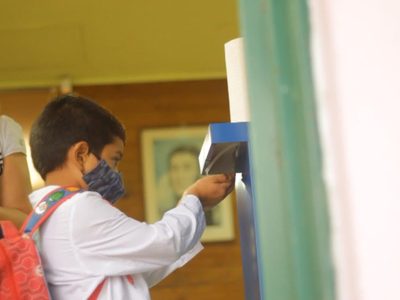 Mañana vuelven las clases: la oposición a la conducción de ATEN propone dos paros
