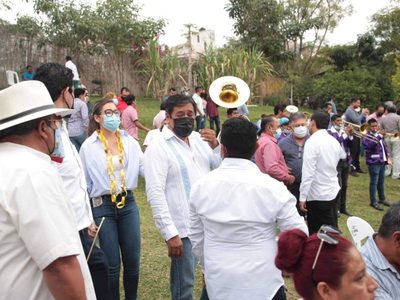 Con mariachi y banda regional, Salgado Macedonio festeja cumpleaños en Chilpancingo