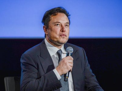 Elon Musk toma acciones legales contra el usuario que seguía a su avión privado por las redes