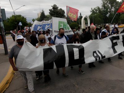 Neuquén Capital: varias organizaciones marcharon en contra del FMI