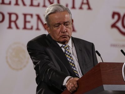 AMLO confirma renuncia de fiscal especial del caso Ayotzinapa: "hubo diferencias"