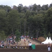 Aprovecharon que estaban viendo el Motocross y les desvalijaron la casa