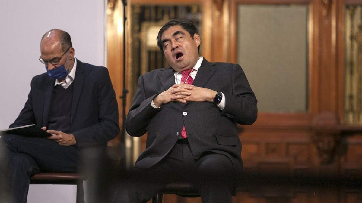 El gobernador de Puebla, Miguel Barbosa, durante una conferencia mañanera