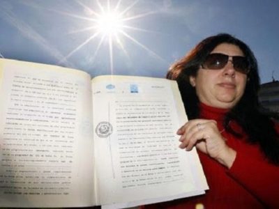 Asegura ser dueña del Sol y ahora quiere cobrar un impuesto a la humanidad