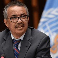 El líder de la OMS fue reelecto: quién es el “doctor Tedros”, la cara familiar que dejó la pandemia