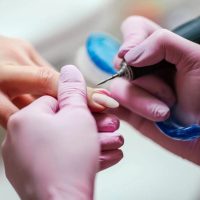Nail Art: así de fácil podés decorar tus uñas largas y cortas con coronas de princesa, sin gastar fortuna en una manicura