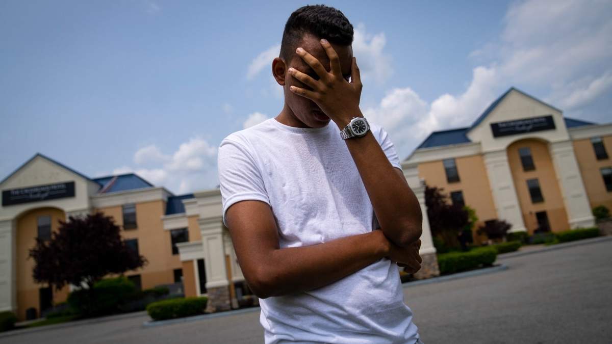 Mohamed, de 19 años y que huyó de la persecución política en Mauritania