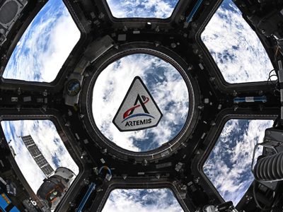 Artemis II: astronautas se enfilan hacia la Luna tras pasar un día en órbita alrededor de la Tierra
