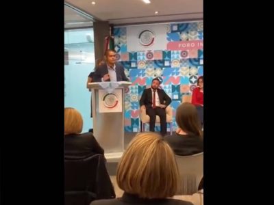 Frenar la "marea progresista" es el "plan de Dios": Tumbaburros en evento de panistas con Vox