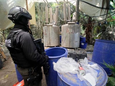 Los que lucran con la violencia  y la muerte