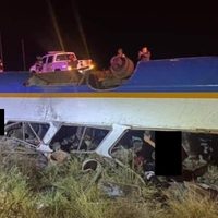 Vuelca autobús que trasladaba jornaleros en Zacatecas; murió una mujer embarazada y un menor