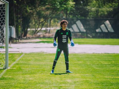 “Es un referente del futbol mexicano”: Javier Aguirre justifica convocatoria de Memo Ochoa (Videos)