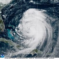 Estados Unidos en alerta ante la llegada del huracán Erin