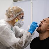 Bajaron las muertes por coronavirus en el país: qué dice el último reporte sanitario