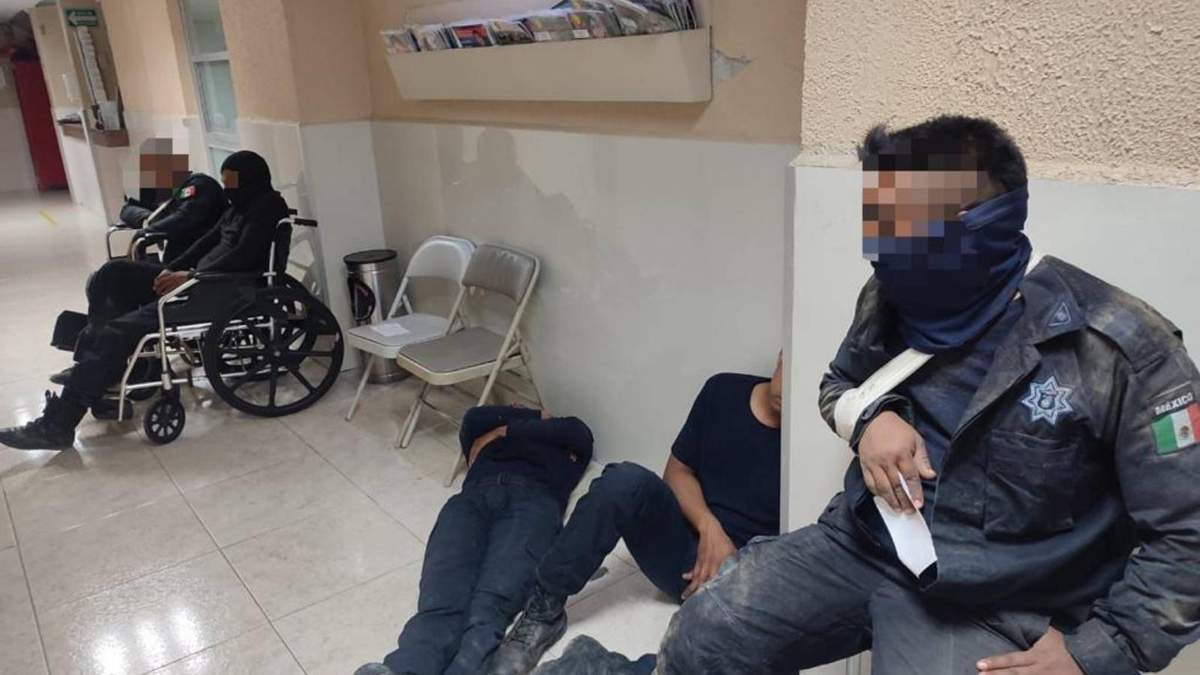 Algunos de los policías heridos