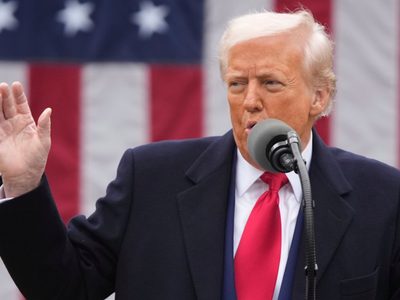 Trump sobre el desplome bursátil por sus aranceles: "A veces hay que tomar medicina para arreglar algo"
