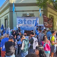 El gobierno provincial aseguró que la adhesión al paro docente promedia el 10 por ciento